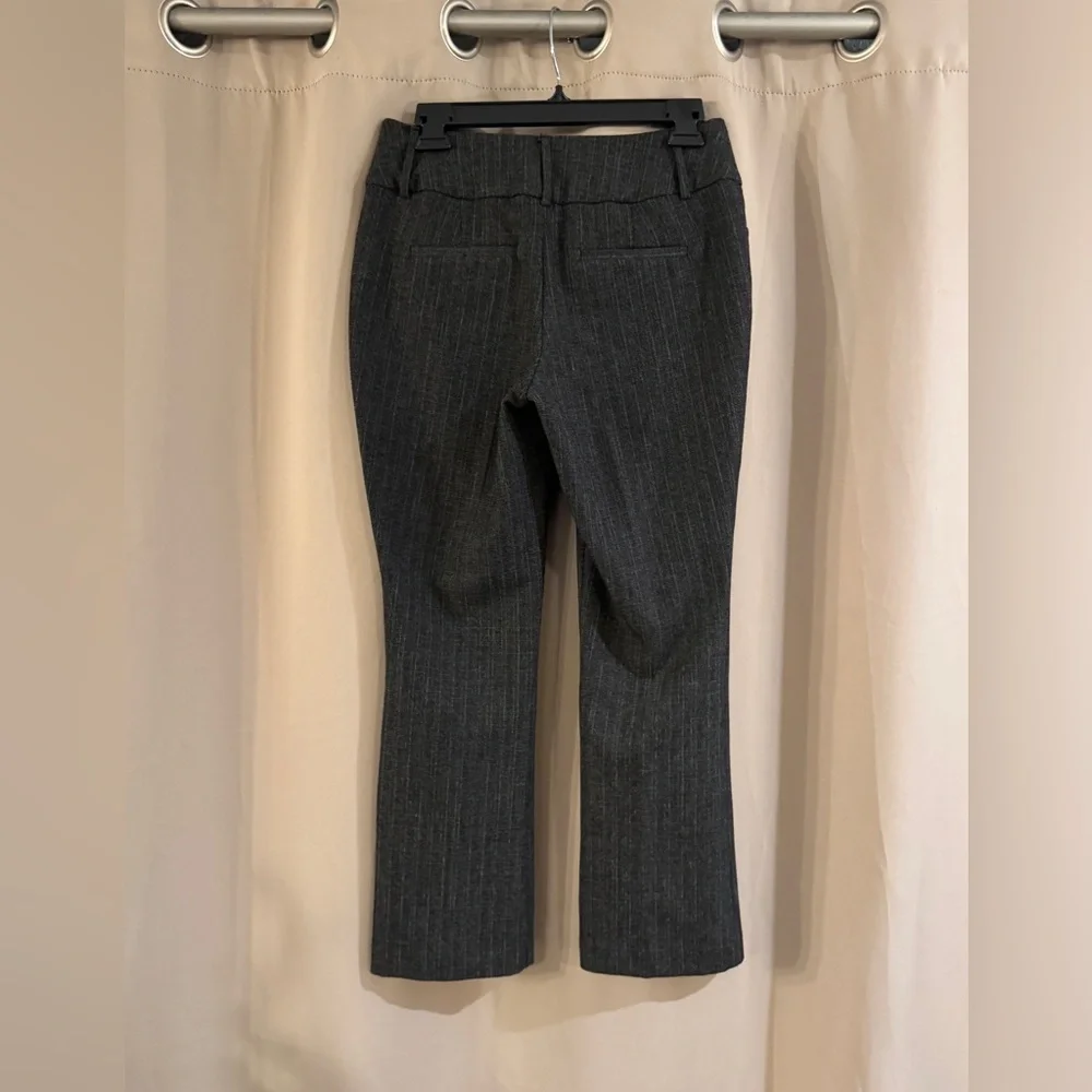 Apt.9 Petite Short Gray Pinstripe Cropped Pants